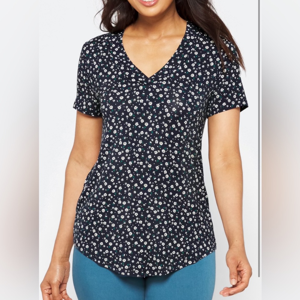 Market & Spruce Navy Floral V-Neck Short Sleeve Top